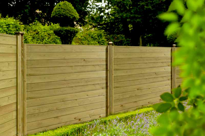 CPPRO ÉLAGAGE : Élagueur, jardinier paysagiste dans tout le 73 : étêtage, élagage, abattage des arbres, débroussaillage, travaux d’espaces verts, entretien de jardin : tonte de pelouse, tailles de haies, arbustes, nettoyage des extérieurs et pose de clôtures , installation de brise-vues … Intervention en Savoie dans tout le 73