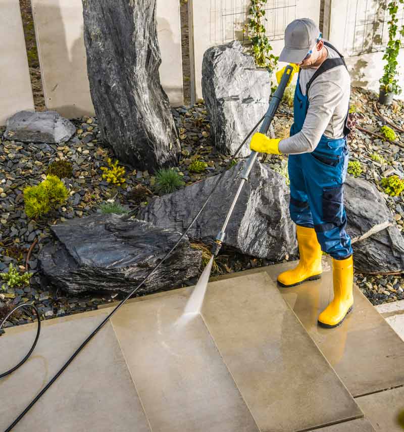 CPPRO ÉLAGAGE : Élagueur, jardinier paysagiste dans tout le 73 : étêtage, élagage, abattage des arbres, débroussaillage, travaux d’espaces verts, entretien de jardin : tonte de pelouse, tailles de haies, arbustes, nettoyage des extérieurs et pose de clôtures , installation de brise-vues … Intervention en Savoie dans tout le 73
